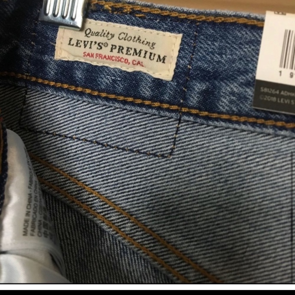 Levis High Rise jeans - Picture 3 of 3